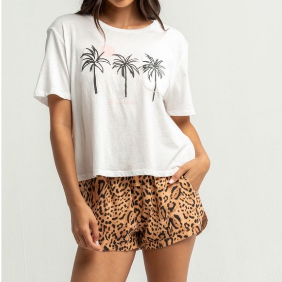Billabong cheetah print shorts - Picture 1 of 6